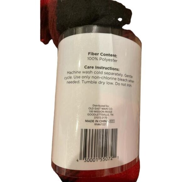 Comfort Bay Red & Black Plaid Fleece Throw 50" X 60" - Picture 4 of 4